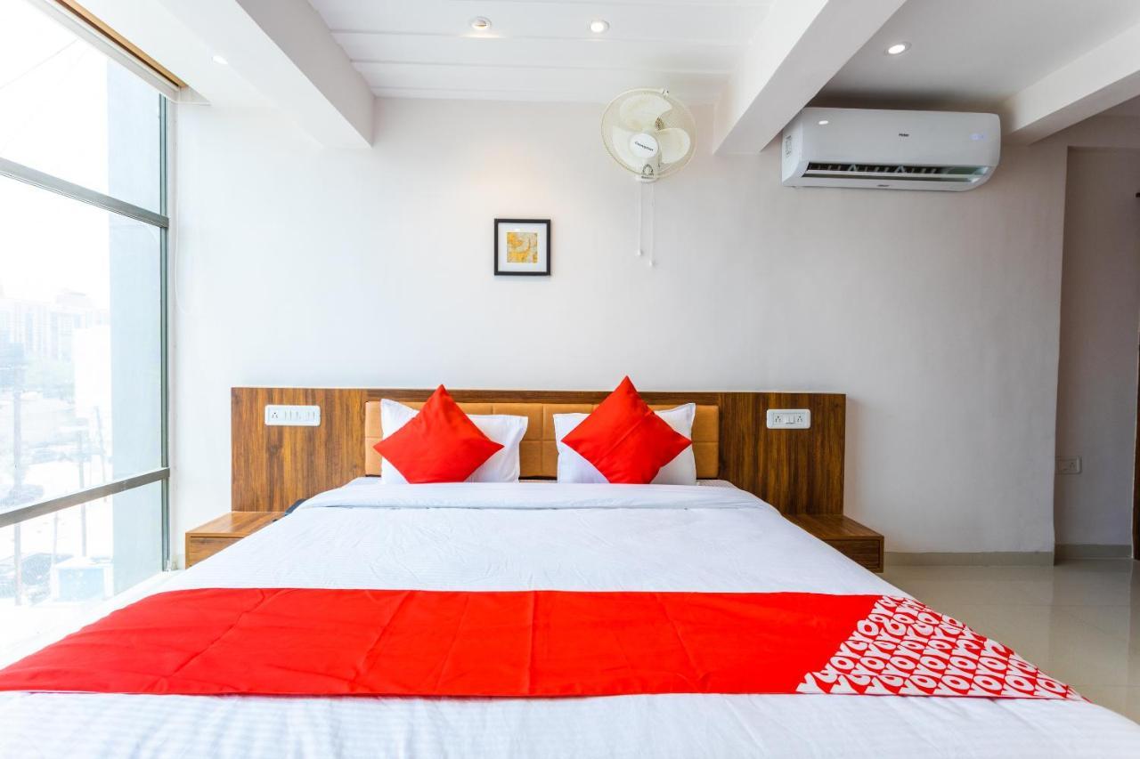 Oyo 29585 The Cliff Hotell Indore Eksteriør bilde