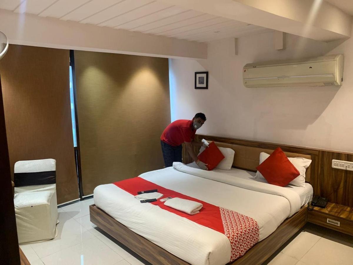 Oyo 29585 The Cliff Hotell Indore Eksteriør bilde
