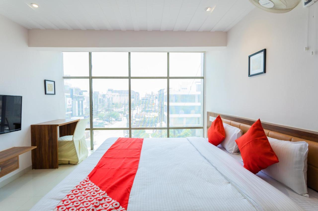 Oyo 29585 The Cliff Hotell Indore Eksteriør bilde